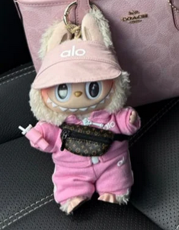 LABUBU – Alo Pink Sweatsuit Edition (Collector’s Vinyl Figure)